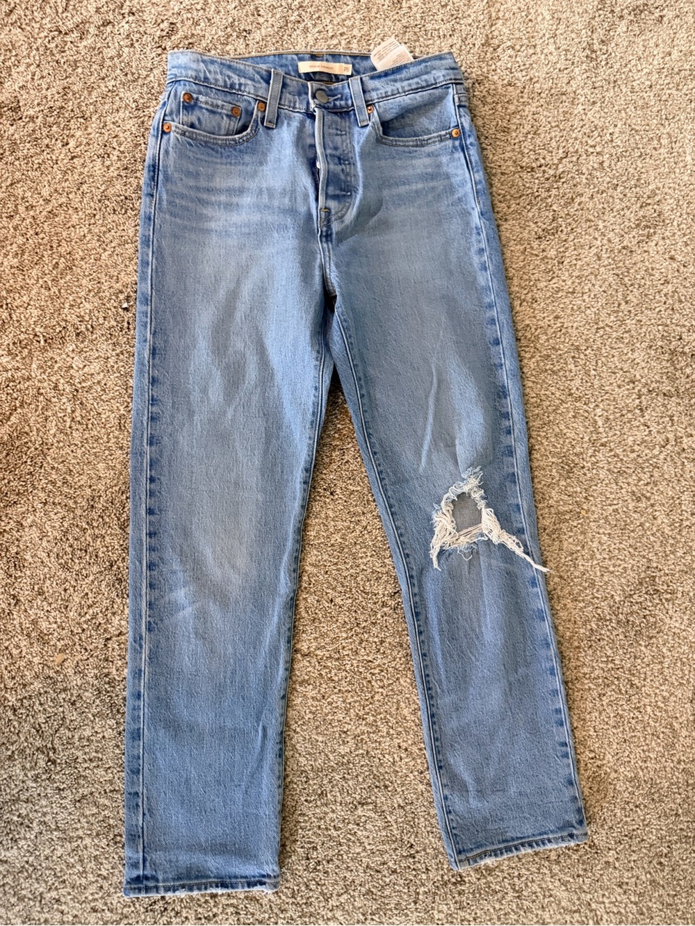 GT-0108 Levi’s Premium Wedgie Straight Jeans 26 High Rise Distressed Light Wash